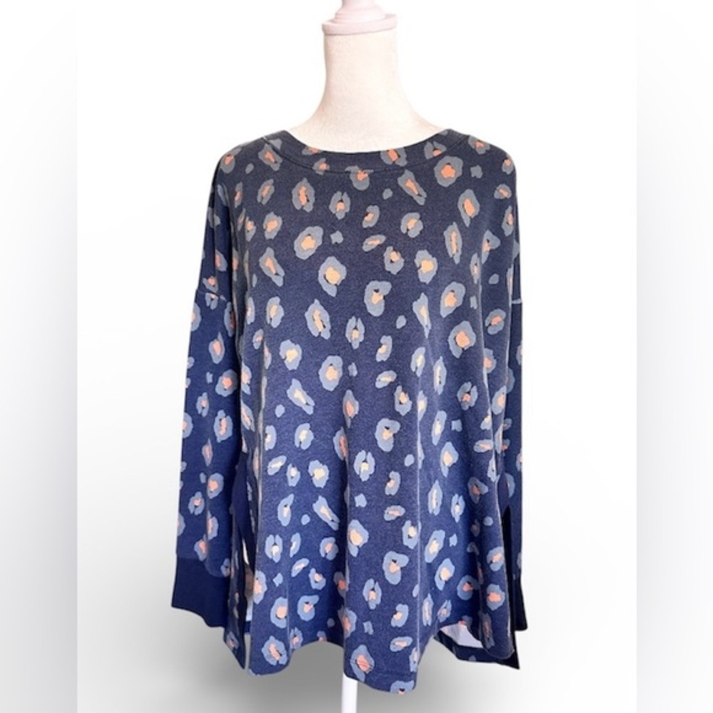 M Wonderly blue orange leopard print sweatshirt tunic side slit top shirt
